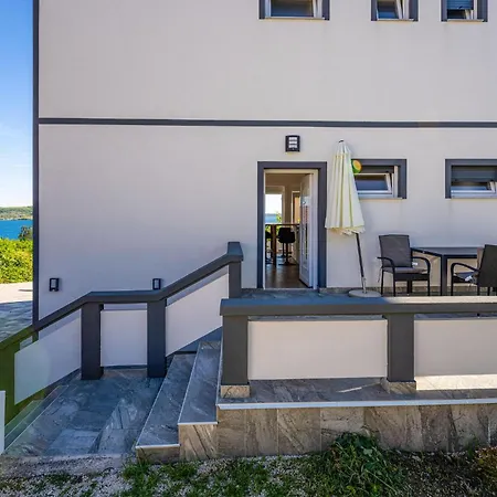 Stunning In With Wifi Apartment